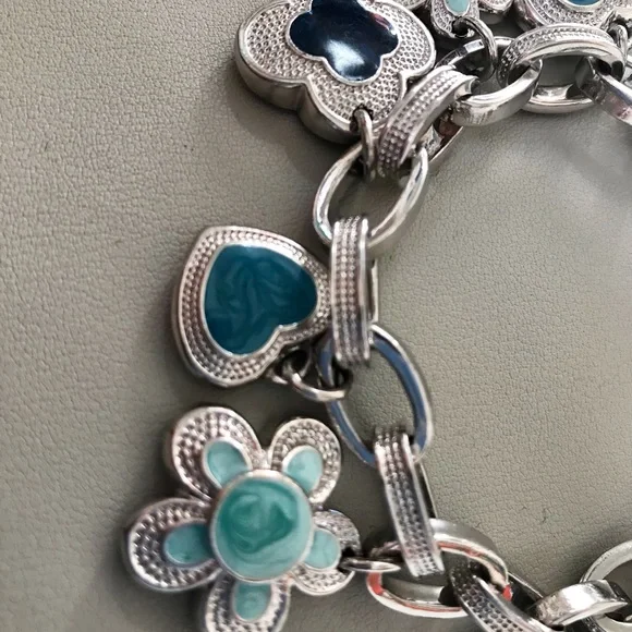 Perfectly Stunning Chunky silver & Enamel Lauren B Adams Charm Bracelet - Picture 3 of 8